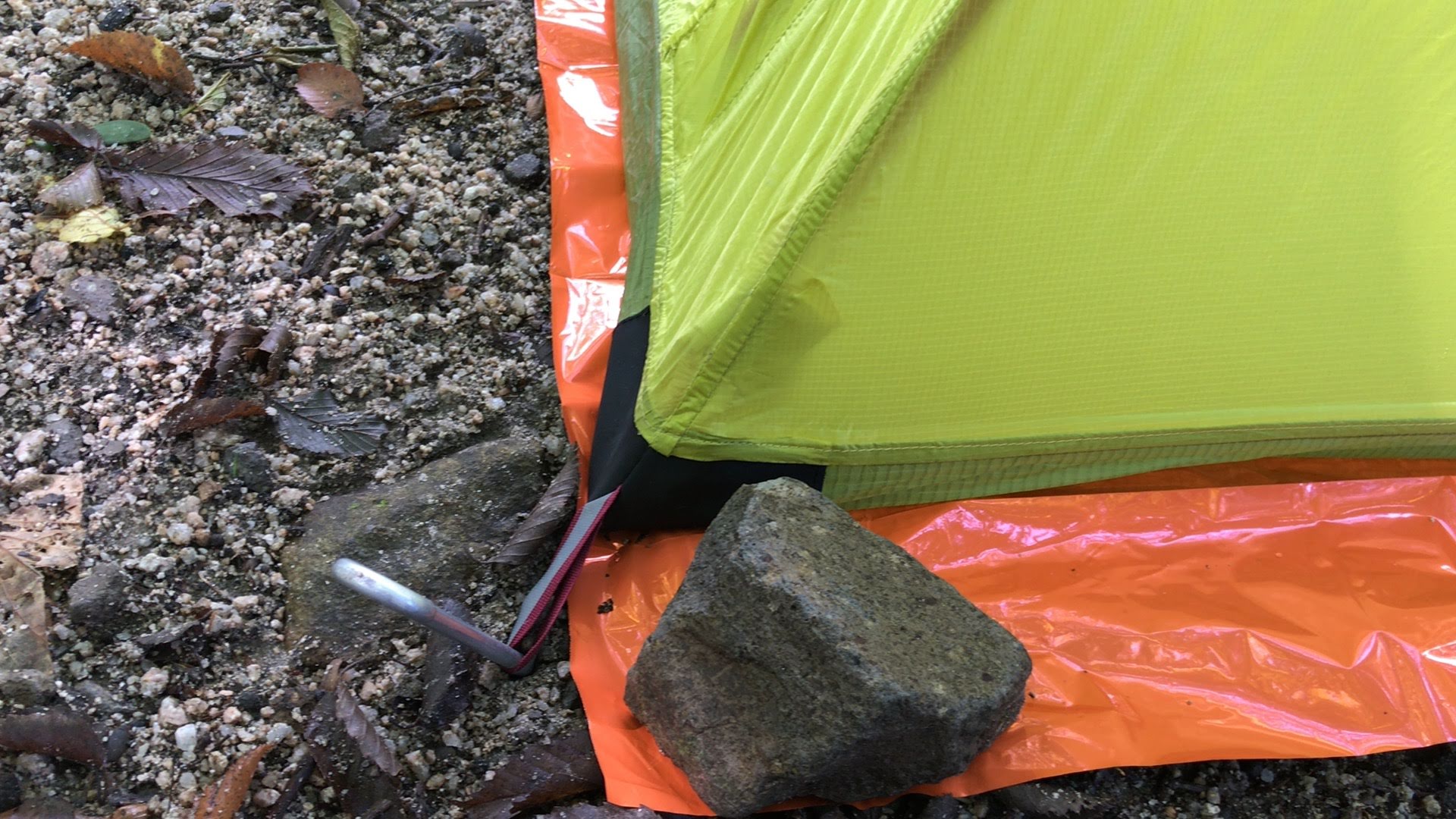 モンベル U.L.ドームシェルター2型（旧式）を試す – 無人のテント