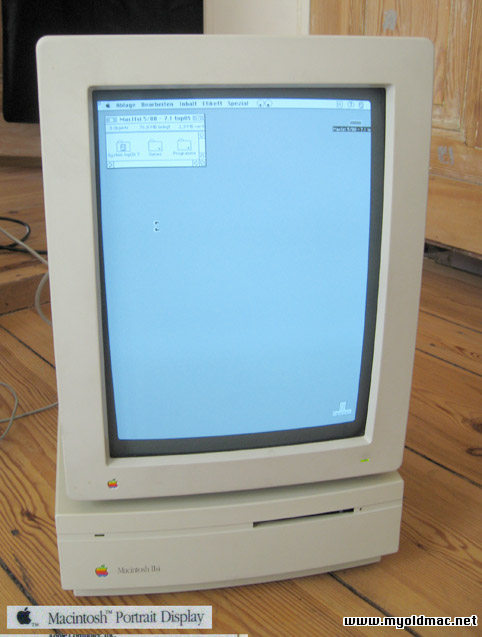 myoldmac.net - Apple Macintosh Portrait Display (M-0404) - Buy it now!