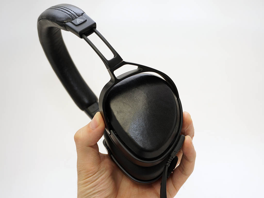 ミニレビュー】iPhoneユーザー注目の平面駆動型オンイヤーヘッドフォン