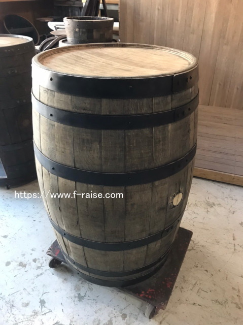 樽テーブル: ウイスキー樽・ワイン樽 － 木製什器の専門店F-RAISE