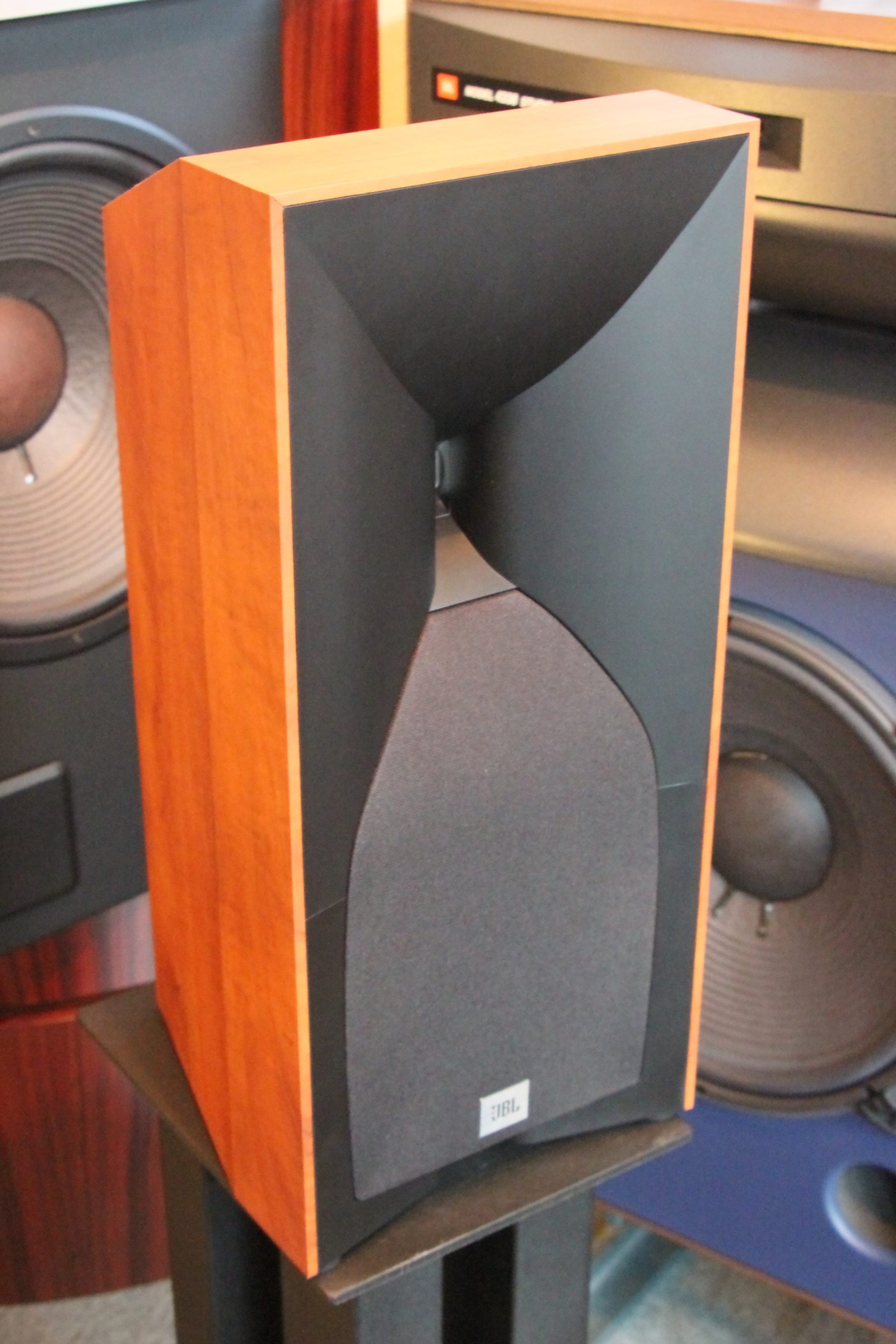JBL NEW STUDIO5シリーズ STUDIO530CH 上品＆スムーズ でもしっかりと