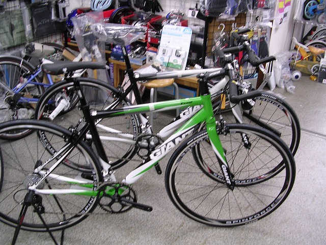 2009年モデル GIANT FCR2 ご紹介 - サイド商会 鴻巣店