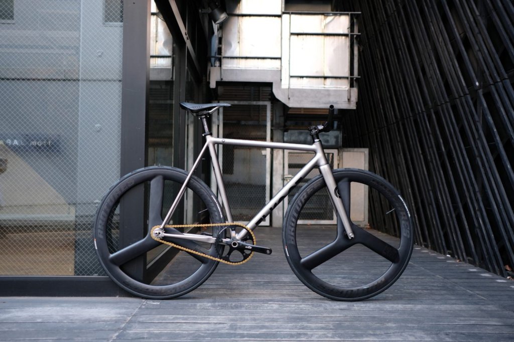 何と、、、。 | ブローチャーズ - BROTURES ONLINE STORE - ピスト