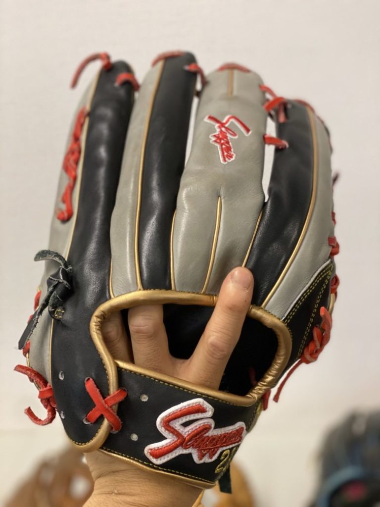周東佑京選手と久保田スラッガー】プロ実使用グラブをチェックすれば
