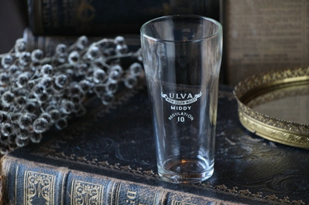 ロゴも可愛いビールグラス イギリスアンティークガラス食器