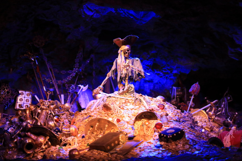 すごく暗い「カリブの海賊」の撮影 | ディズニーと写真とカメラ日記