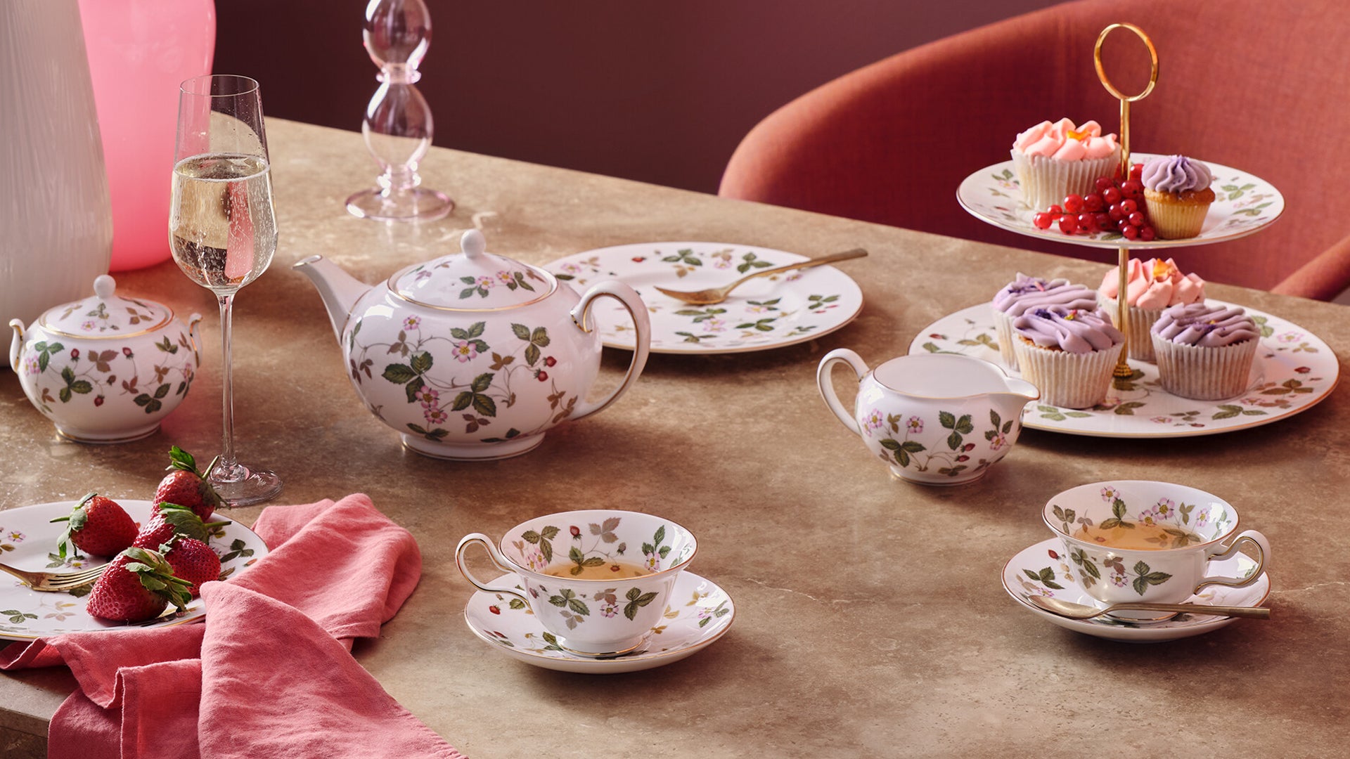 Wedgwood Wild Strawberry – European Porcelain