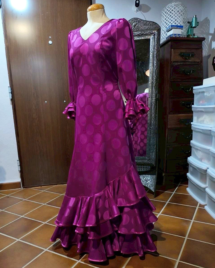 既製品衣装】スタッフおすすめ 今月のPICK UP！ - フラメンコ衣装の