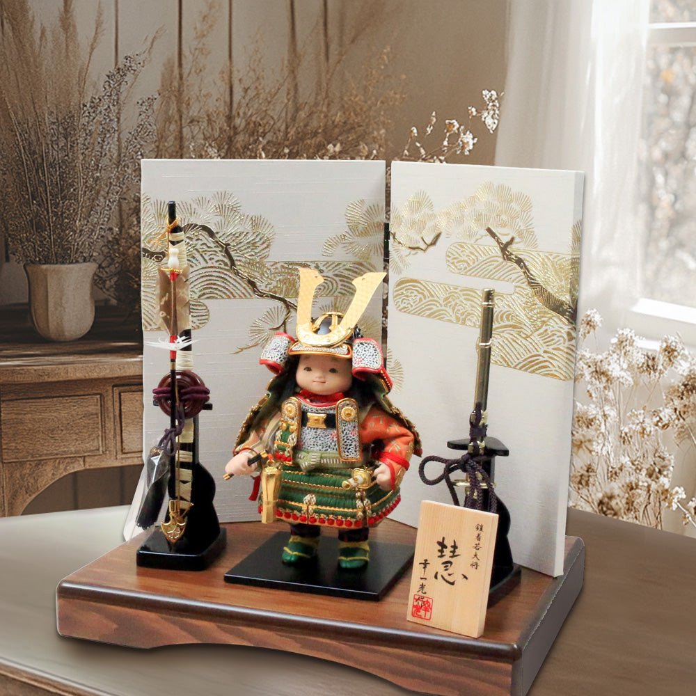 五月人形の大将飾り慧｜ 凛々しいお顔｜コンパクト おしゃれ 兜鎧飾り