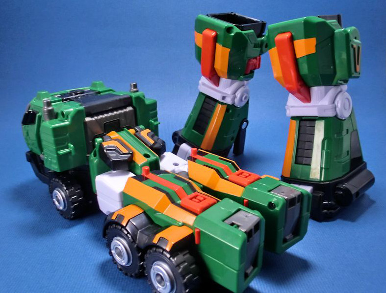 玩栗犬と、Tobot V BIG TROLL (ビッグトロール) | 玩栗犬 真ホビー