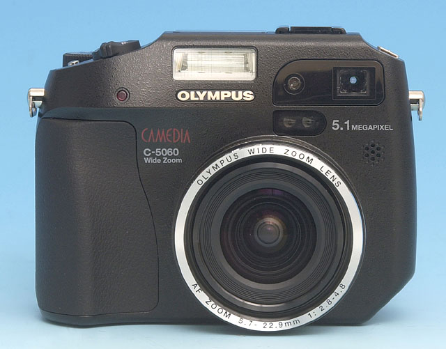 PCUPdate：広角27ミリ＆光学4倍ズーム搭載で表現力がパワーアップ