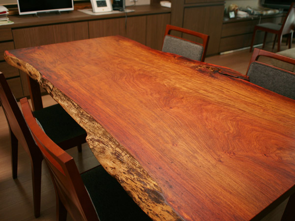 カリンの一枚板テーブル | wood work olior. -blog-