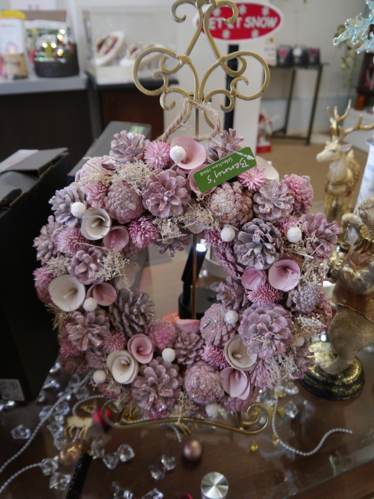 華やかなキラキラのラメ入りクリスマスリースのご紹介です✨ | ル