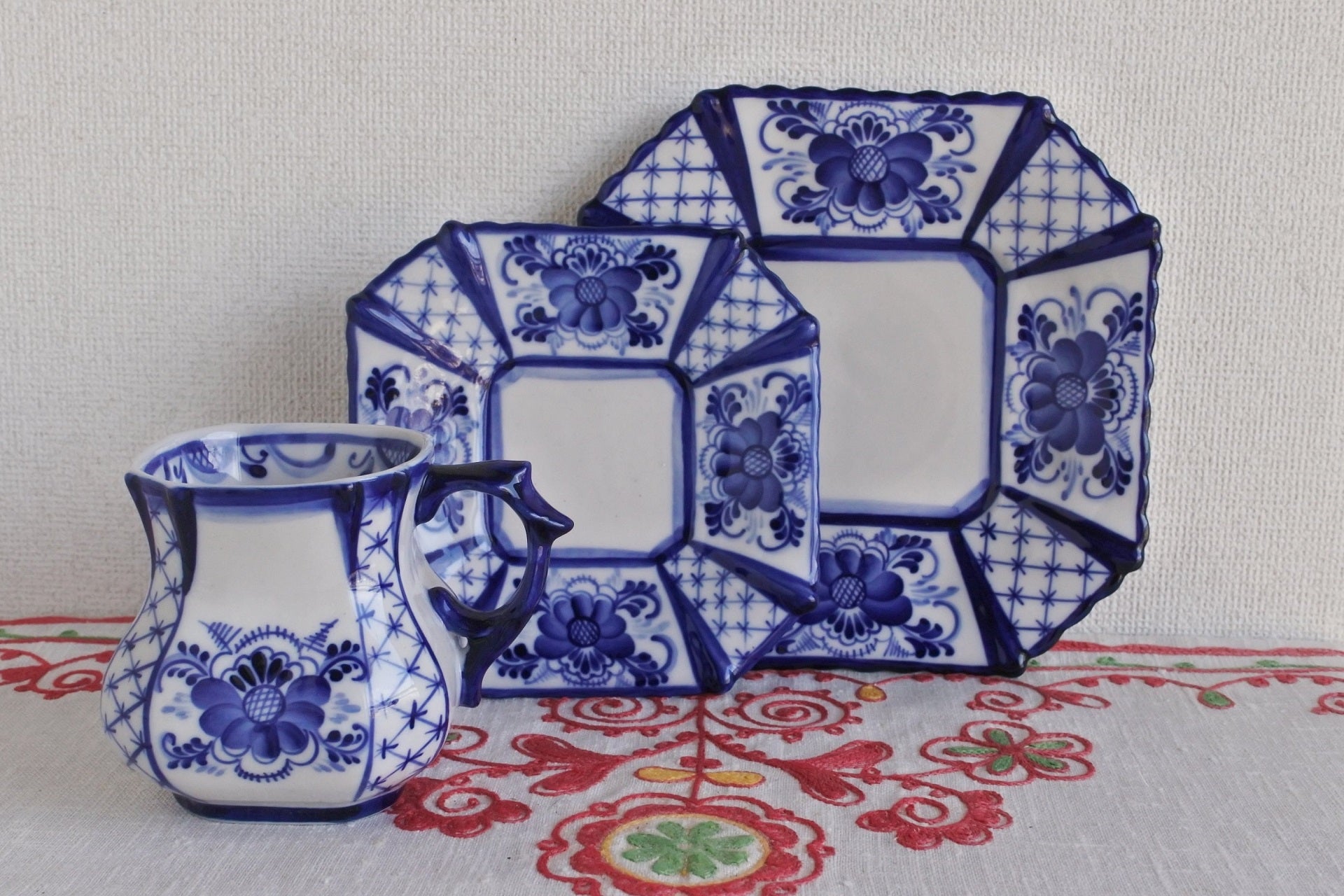 グジェリ陶器 ロシア製陶器 ロシア製食器 フィギア 手描き ロシア雑貨