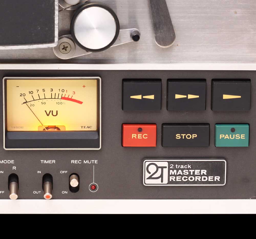 2トラ38オープンリールデッキ・ティアックA-3300SX-ST – 黒金の舎