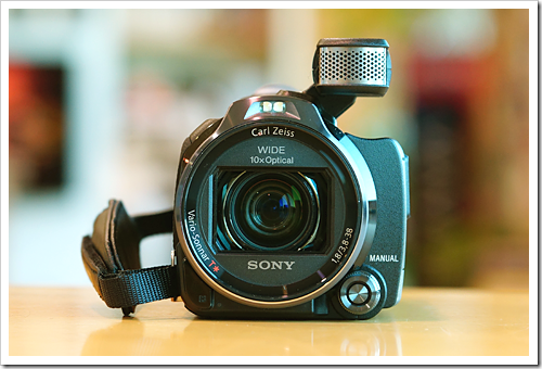 プロジェクター内蔵ハンディカムの大本命！「HDR-PJ790V」 開梱・外観