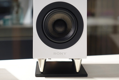 PCと組合せ抜群なハイレゾ対応のコンパクトオーディオ「CAS-1」ストア