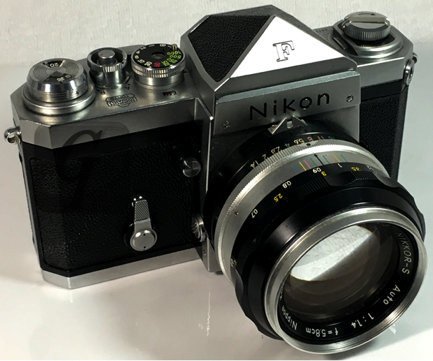 Nikon】ニコン”F”640万台 初期型一眼レフフィルムカメラは 約 60 年