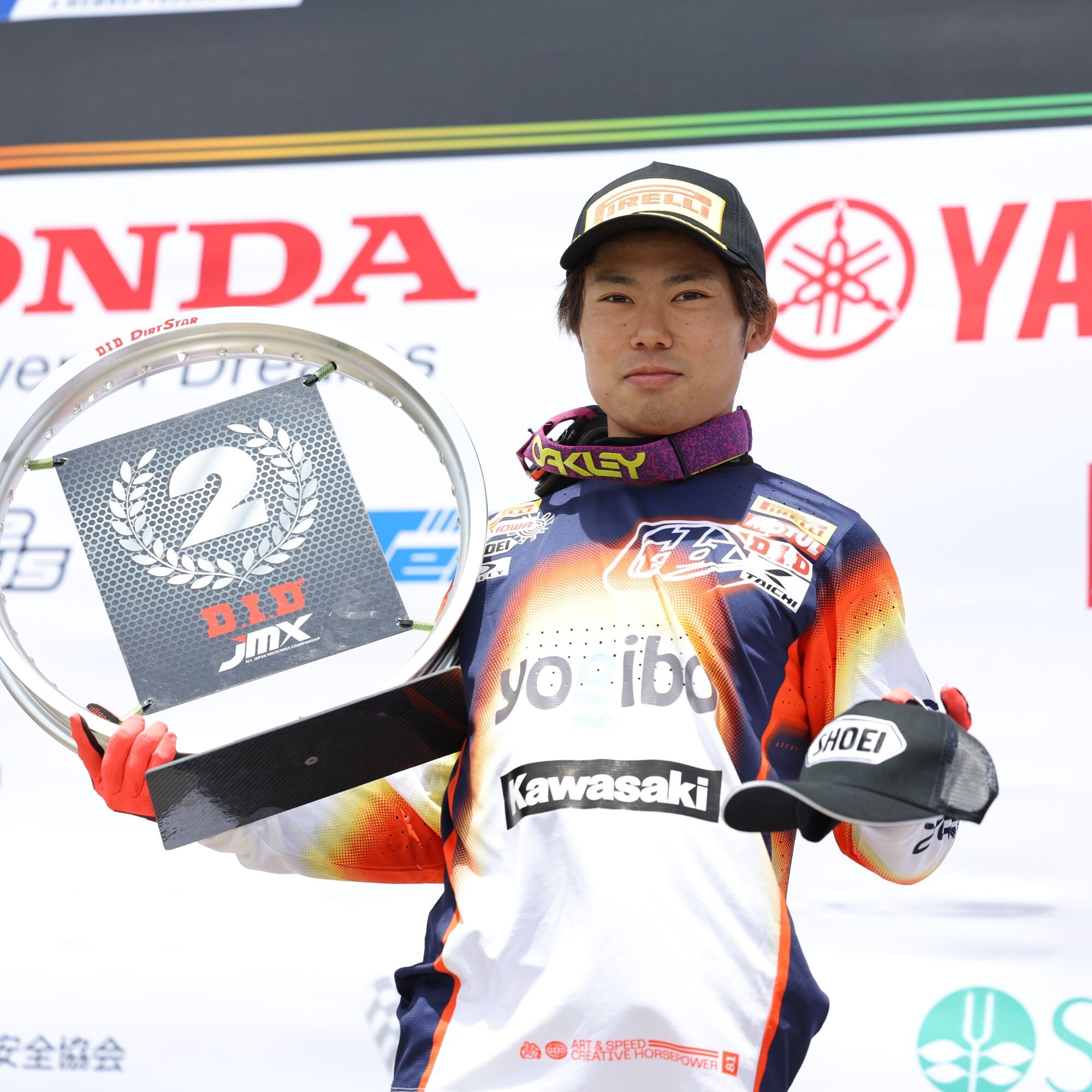 最高峰クラスの内田篤基選手が、ピレリタイヤでの全日本初戦で2位