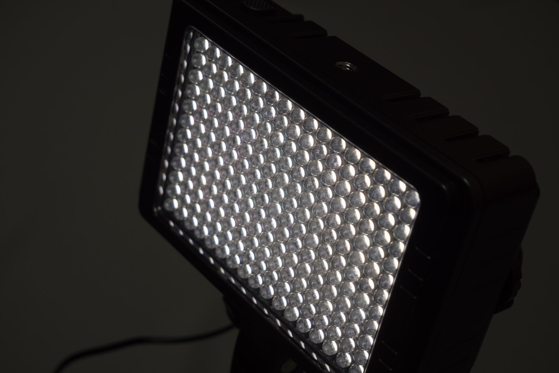 格安LEDライト UTEBIT PT-C-204S 購入レポート