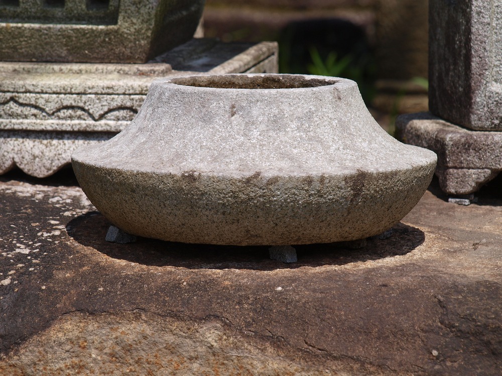 礎石水鉢の製品案内愛知県岡崎市の石灯篭・水鉢蹲など石材製品の製造