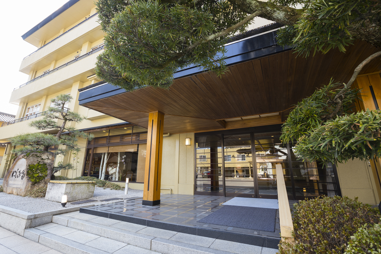 花の宿 にしき園｜湯郷温泉旅館協同組合公式サイト