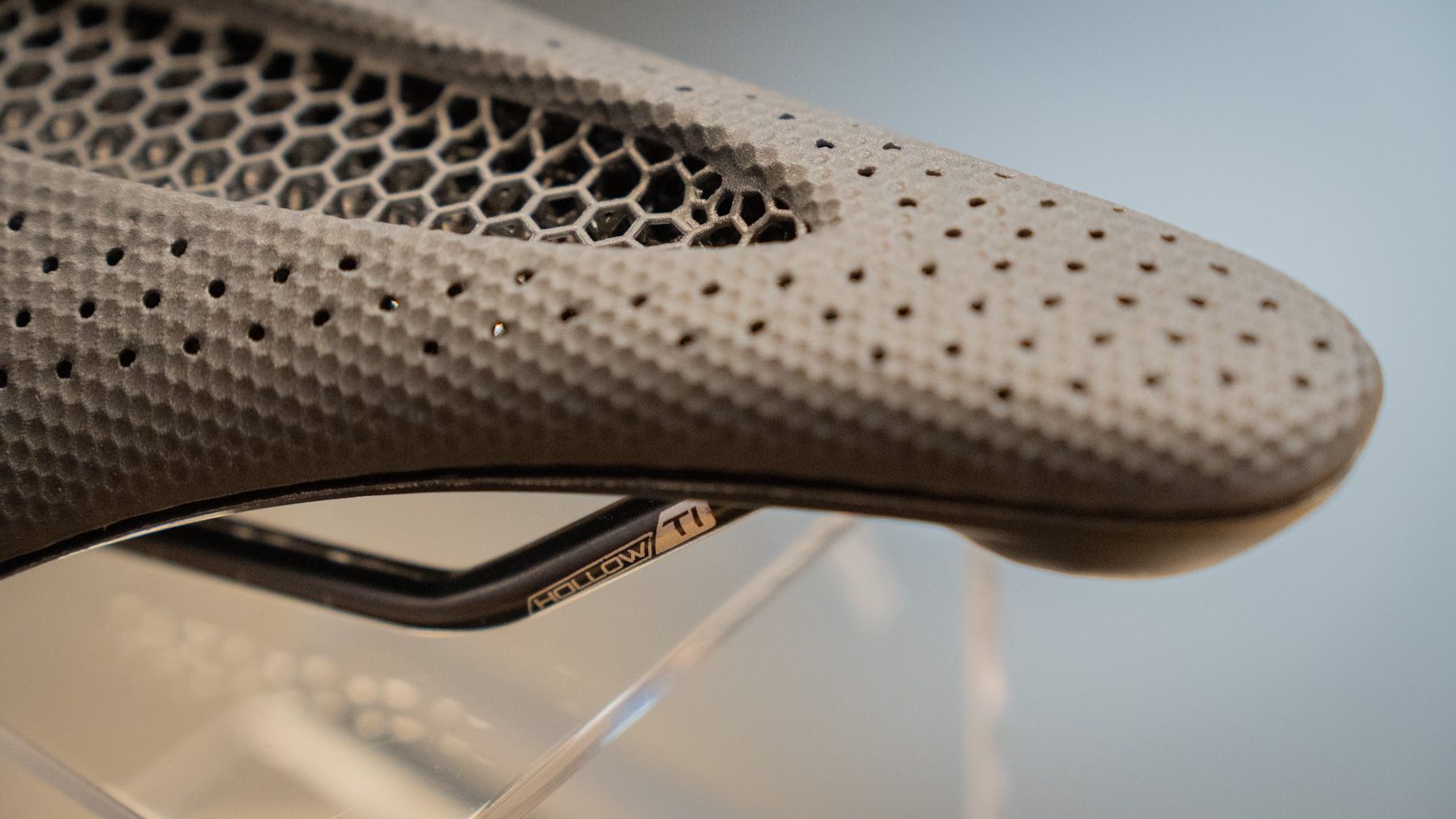 快適な座り心地、Power Mirror サドルにProグレードが登場しました