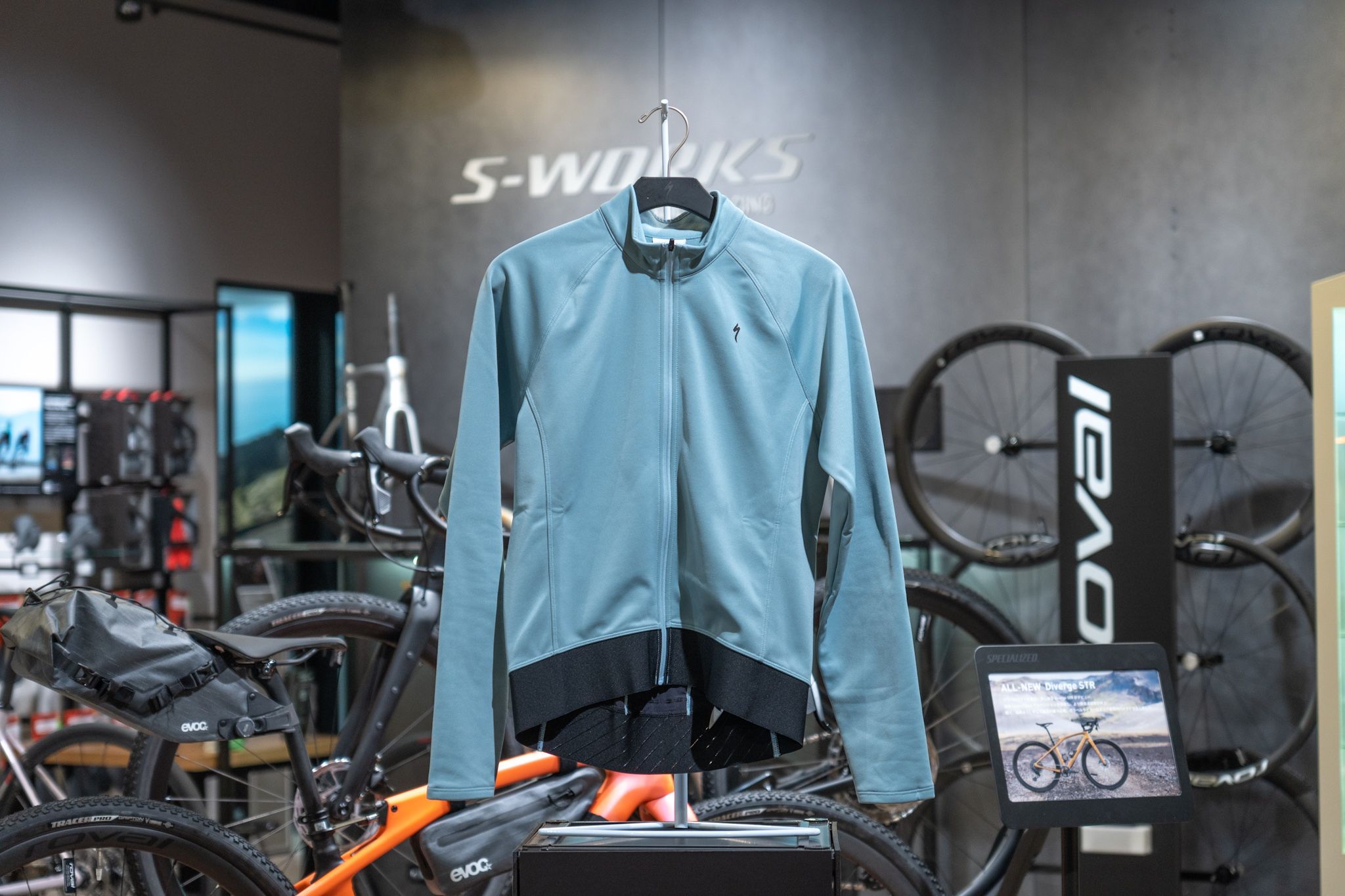 気温が下がってきた今の時期にオススメのアパレル