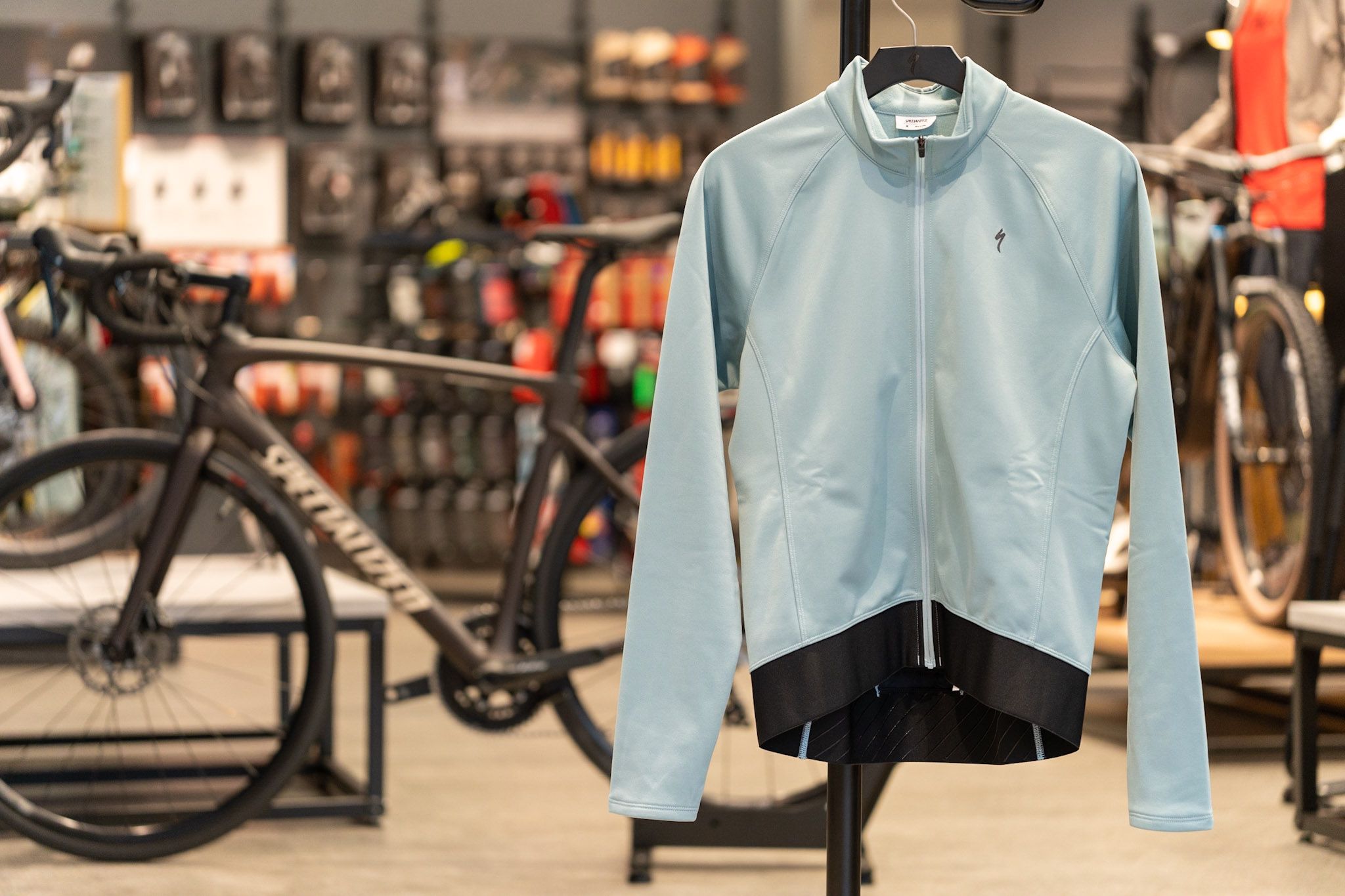 自分にぴったりな秋冬ウェアでサイクリングを楽しみませんか