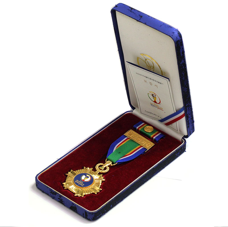 2002年 日韓ワールドカップ大会記念徽章とバッチ | 収集ワールド