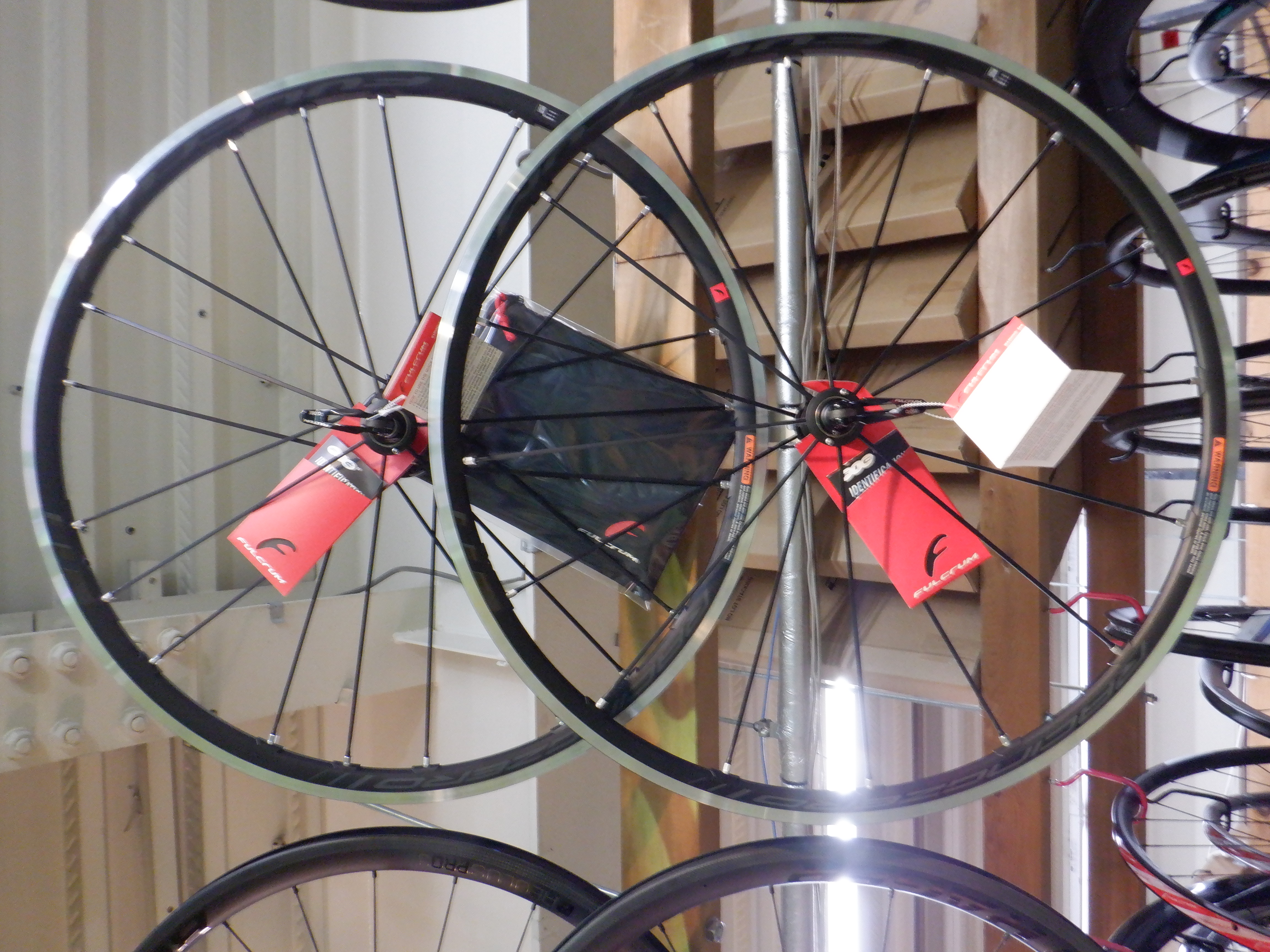 フルクラム／レーシングゼロ（リムブレーキモデル）在庫有ります