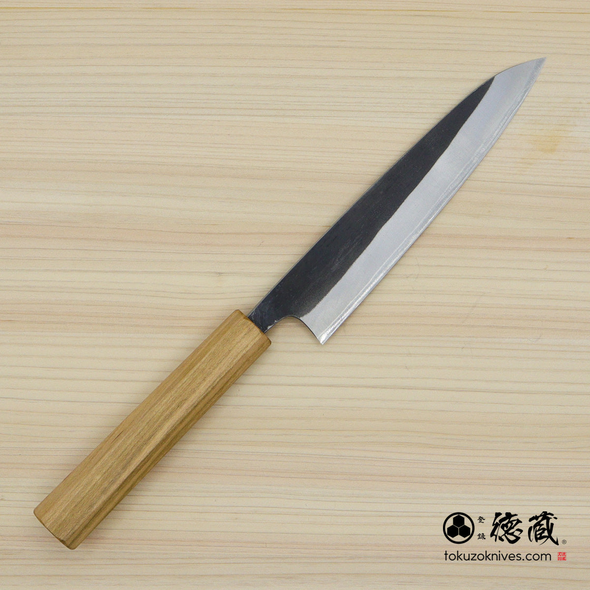 白二 黒打仕上げ ペティナイフ サクラ八角柄 – 徳蔵刃物 TOKUZO KNIVES