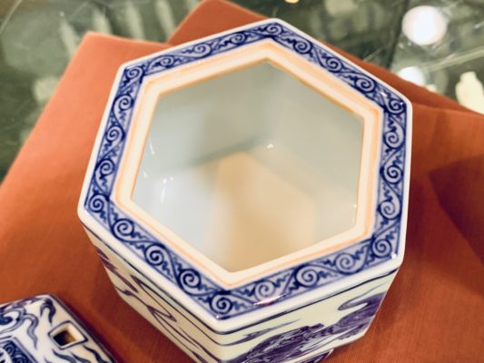 三百五十有余年の歴史、有田焼辻精磁社 - タカラダ