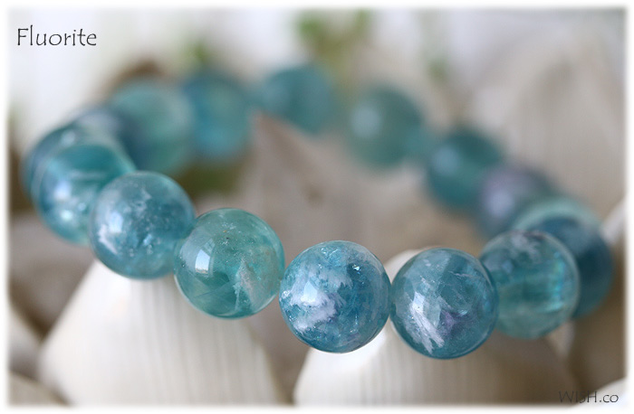 エンジェルフェザーフローライト、天然石ビーズのセレクトショップ