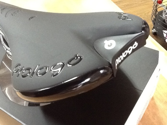 カーボンレール、軽量で快適なサドル プロロゴ・NAGO EVO NACK | Climb