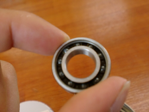 MAVIC Cosmic Carbone SLR HUBセラミックベアリング交換 純正→ceramic