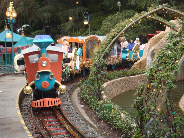 ケーシージュニアのサーカストレイン - ディズニーランド