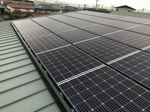 ジンコソーラーってどんな太陽光発電？特徴を徹底解説！ | ヒラソル