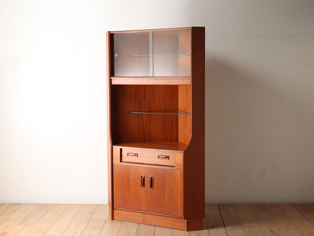 G-PLANコーナーキャビネット | ロイズ・アンティークス | ヨーロッパの