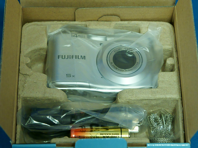 富士フイルム FinePix AX300の外観をみる /monox デジカメ 比較 レビュー