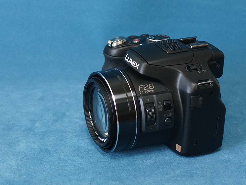 パナソニック Panasonic LUMIX DMC-FZ200の徹底レビュー 大口径ネオ