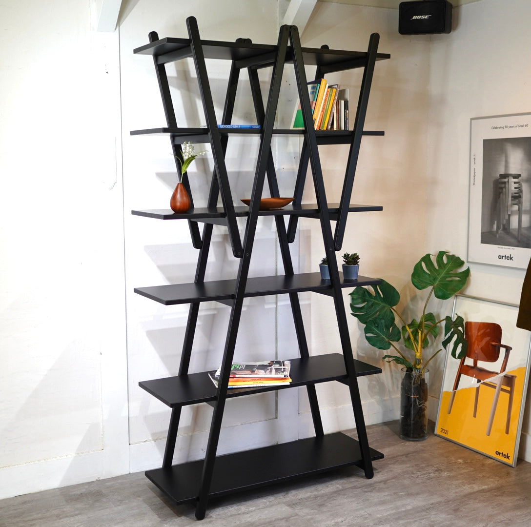 カッシーナ / Cassinaのヴィコ・マジストレッティ ヌーヴォラ ロッサ