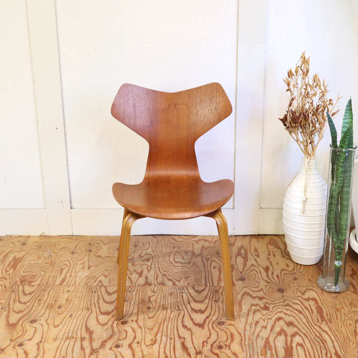 フリッツハンセン / FRITZ HANSEN グランプリチェア アルネ