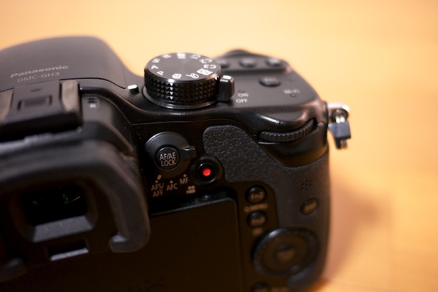 レビュー】Panasonic LUMIX DMC-GH3（OM-D E-M1 比較あり