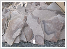 丹波石の石積み、建築石材やタイルの施工なら、大阪堺市の創楽に