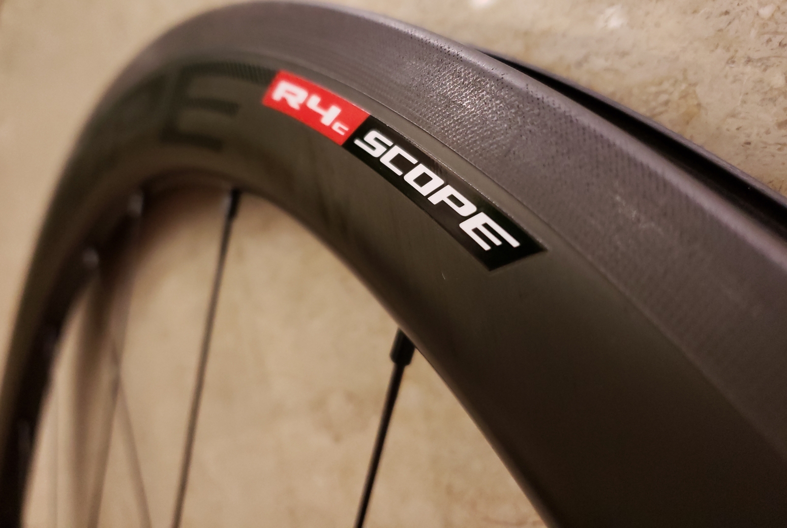 リムブレーキ対応ハイコスパカーボンホイール！ Scope Cycling R4C