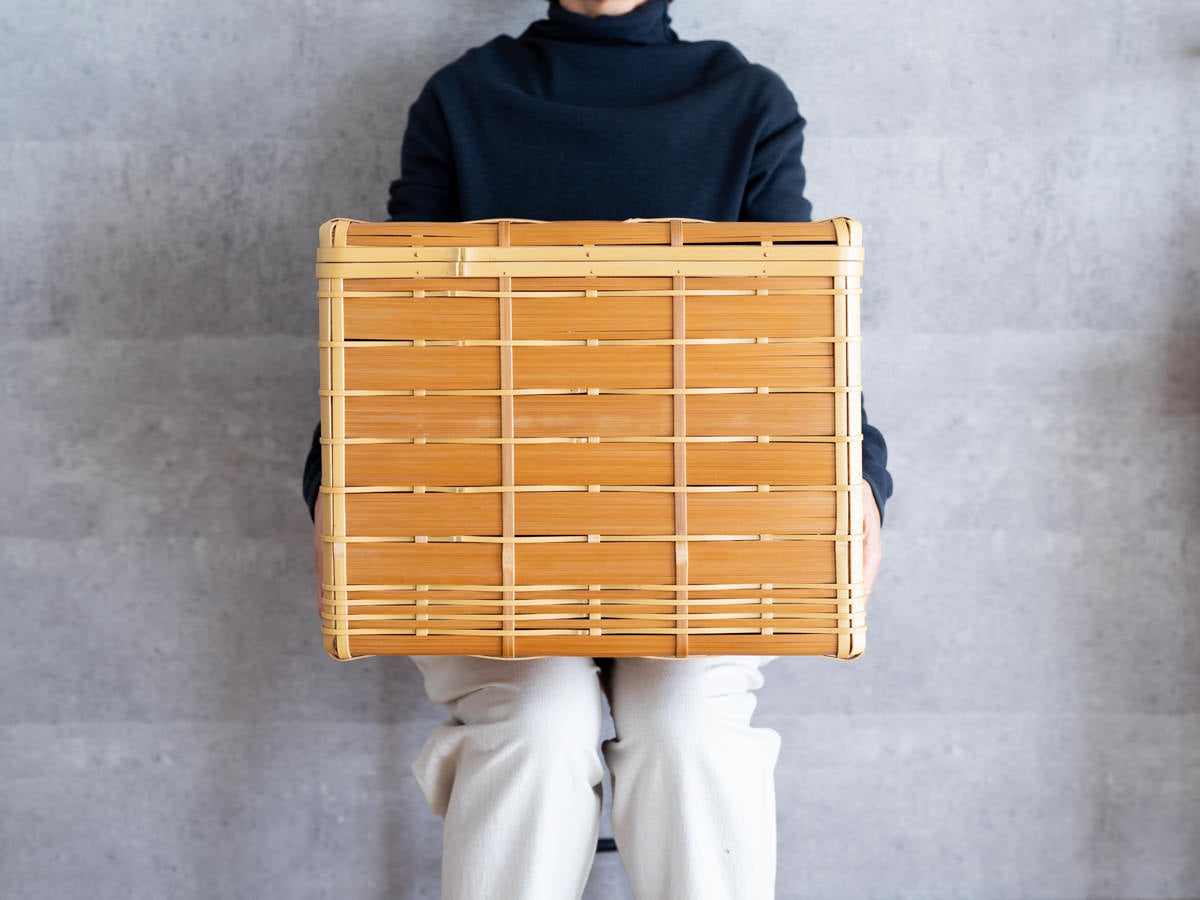 暮らしを整える白竹と炭化竹の蓋付きかご – 市川籠店 | 1basketry