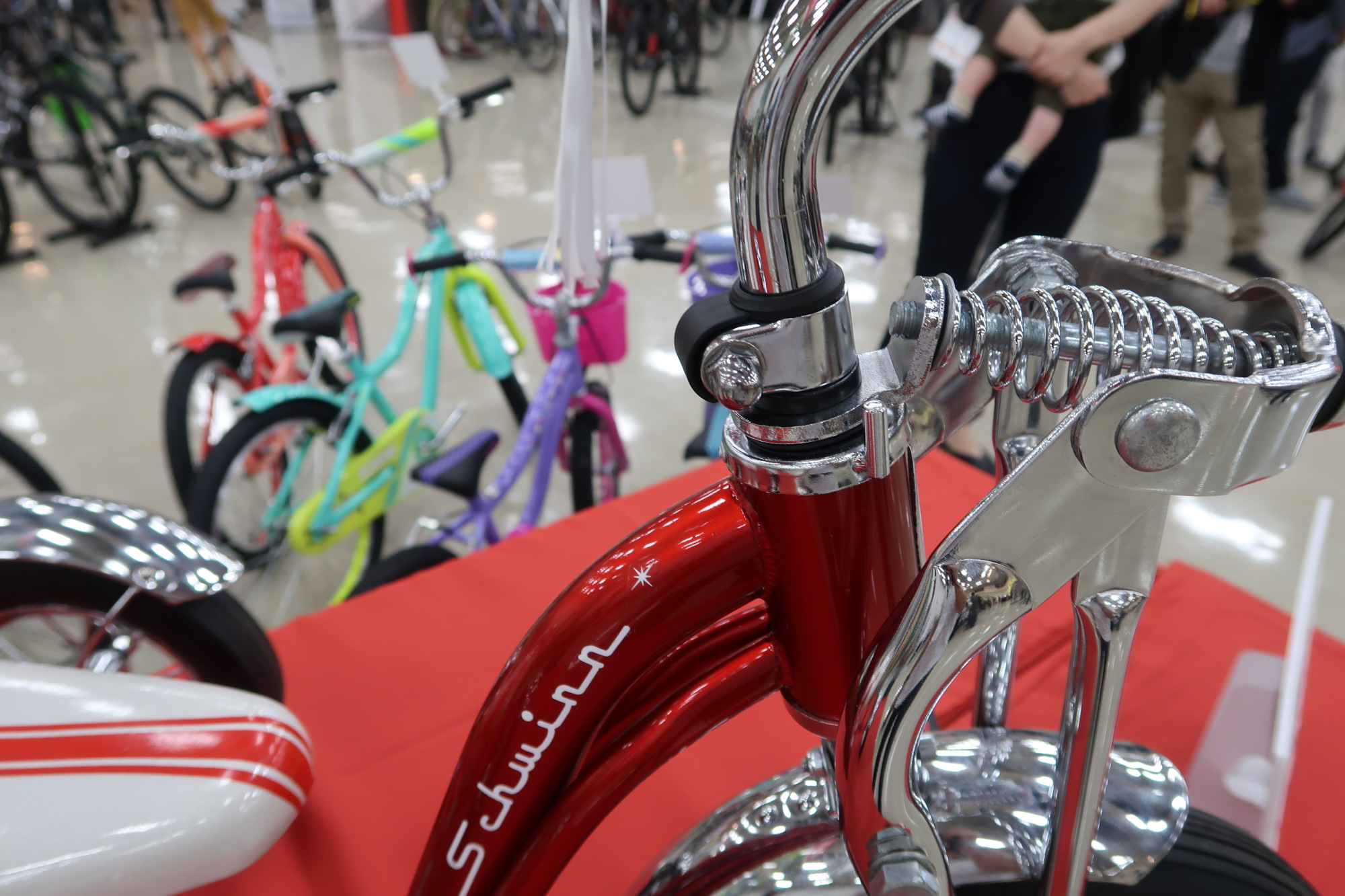 SCHWINN (シュウィン) LIL STINGRAY SUPER DELUXE TRICYCLE 2020年