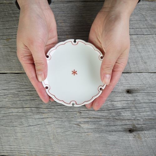 伊万里焼/青山窯/鍋島小皿 赤絵小花雪輪皿（大）/Φ11 - テーブルライフ
