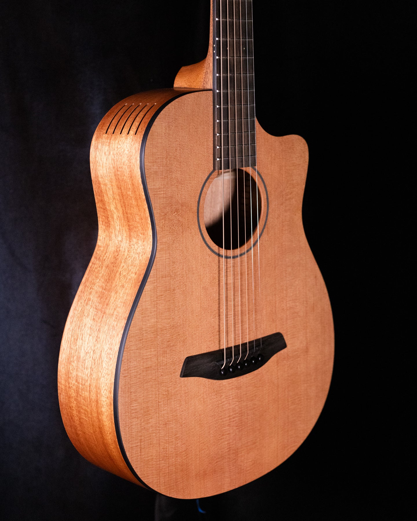 Furch Pioneer CMa Western Red Cedar/African Mahogany Travel Guitar